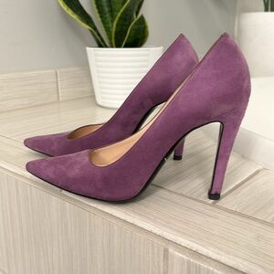 Giorgio Armani Suede Lavender High Heels with asymmetrical closed toe. Size 37